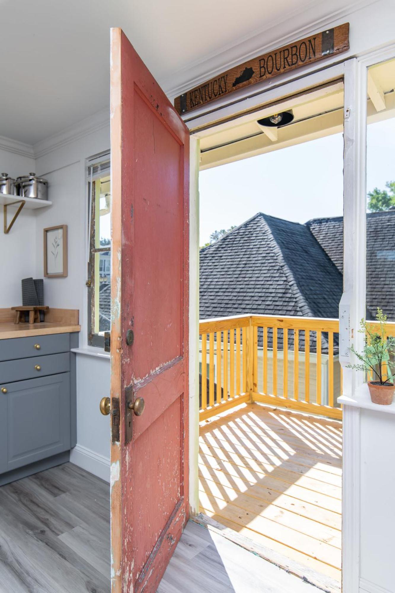 Loft On Capital - Ideally Located To Distilleries Frankfort Exterior photo