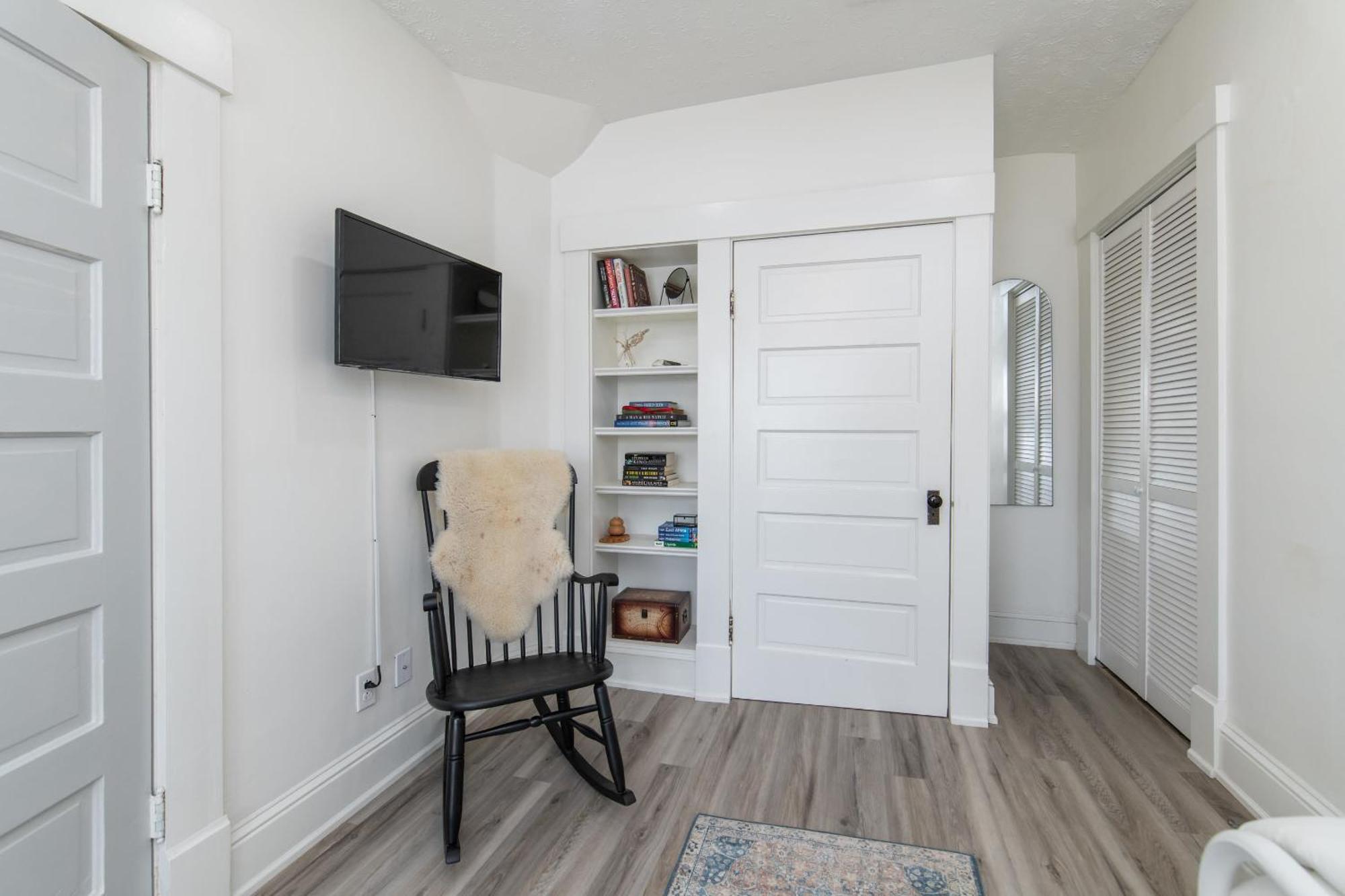 Loft On Capital - Ideally Located To Distilleries Frankfort Exterior photo